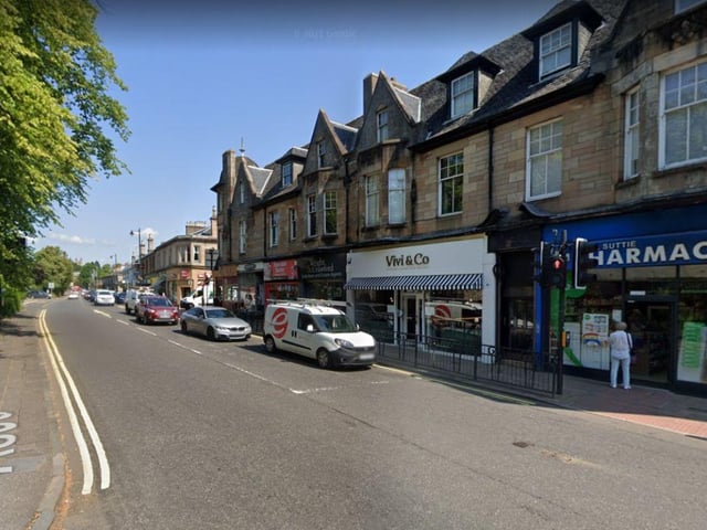The East Dunbartonshire town of Bearsden has a population of 28,470.
