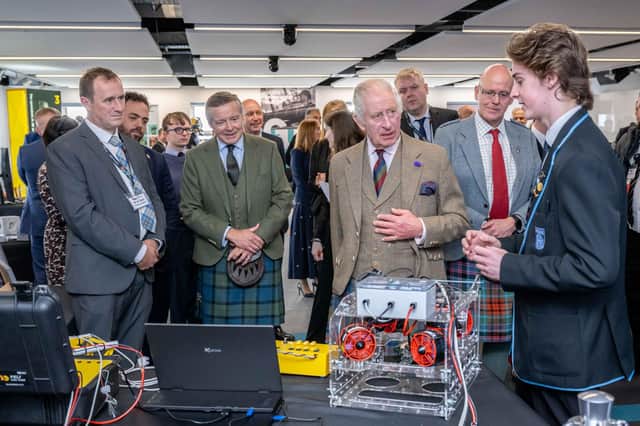 His Majesty The King meets members of the Mintlaw Academy ROV team. (Pic: Michal Wachucik/Abermedia)
