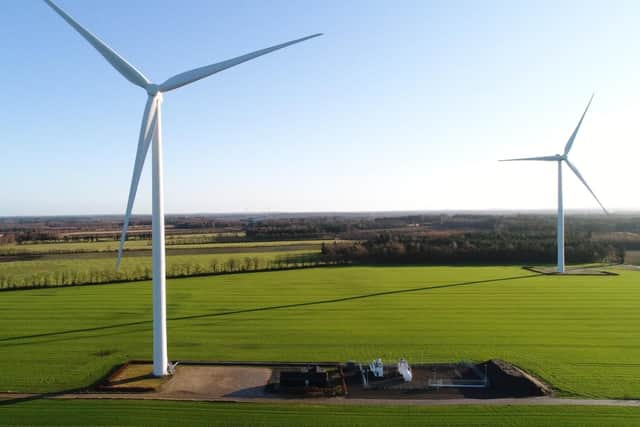 SSE Renewables and Siemens Gamesa Renewable Energy have signed a memorandum of understanding to explore the opportunity to produce and deliver green hydrogen through electrolysis using energy from two onshore wind farms in Scotland and Ireland.