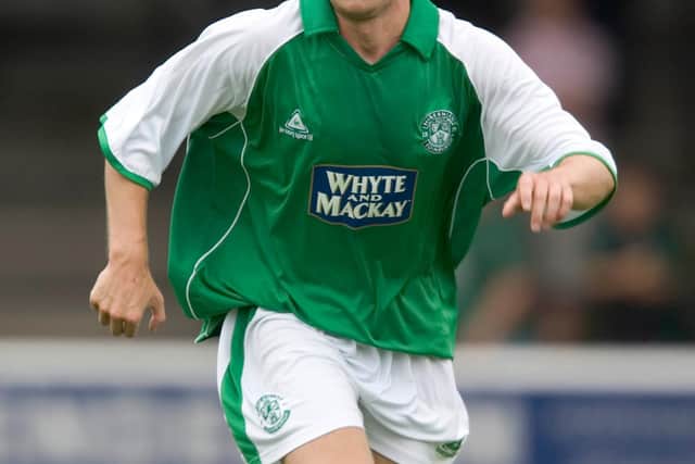 16/07/05 PRE-SEASON FRIENDLY
AYR UTD V HIBS
SOMERSET PARK - AYR
Lewis Stevenson in action for Hibs.