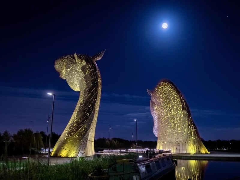 Hunter’s Moon is due to take place on Saturday, October 28 at 9.24pm. It was called as such as it marks the best time of the year to start hunting as animals, in particular birds and mammals, are eating more to prepare themselves for winter.