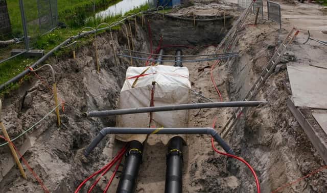 Construction of a district heating system using sustainable heat pipes for eco-friendly homes in the Netherlands