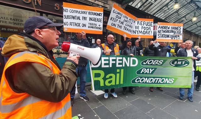 Picket lines at Glasgow Central Station (Pic: John Devlin)