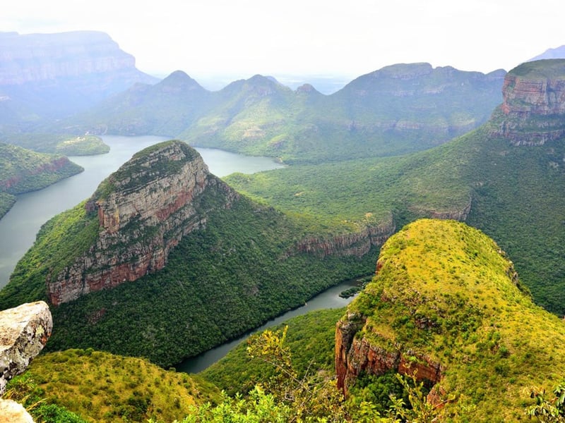 Edinburgh is a town in the Ehlanzeni District Municipality in South Africa’s Mpumalanga province. Mpumalanga is a village with a small population of roughly 3000 people which sits nearby the Kruger National Park nature reserve.