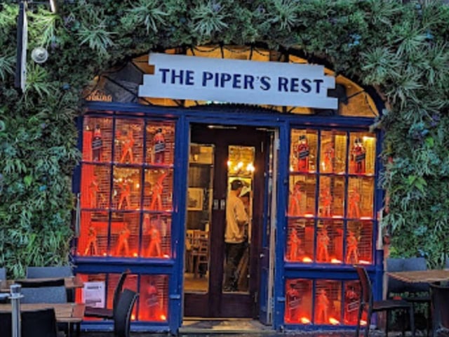 Located just off Edinburgh's Royal Mile, on Huinter Square, The Piper's Rest has a winning combination of a huge range of whiskies, craft beers and great Scottish food. Jeaniebeanc gave it one of many fiove star reviews, saying: "This pub is a must visit. Great atmosphere, lovely food - the steak pie was amazing - and Rob our waiter went above and beyond. Nothing was too much bother, and to finish it off the live music was excellent. We will definitely be back."