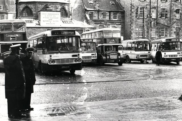 A cold and dreich day at St Andrew Square in 1982.