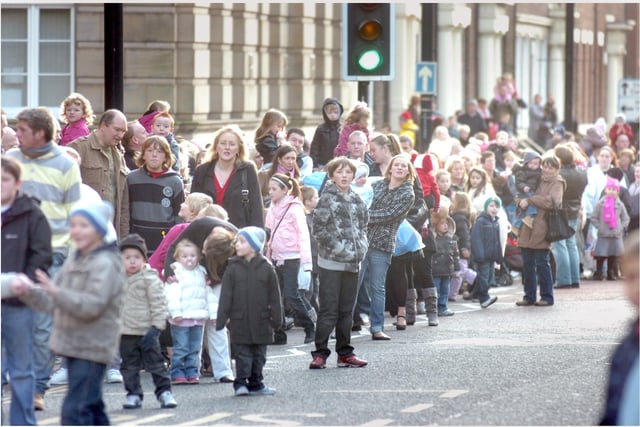 The crowds were huge for the 2008 Santa parade. Can you spot someone you know?