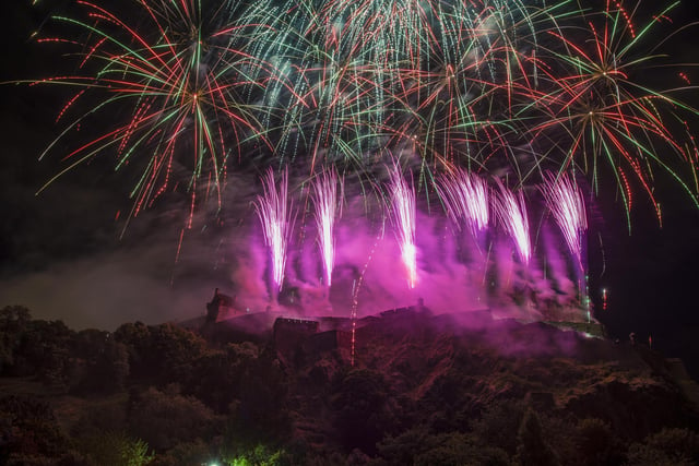 The fireworks display that closed the 2015 Edinburgh International Festival featured over four tonnes of explosives and 400,000 fireworks choreographed to live orchestral music.