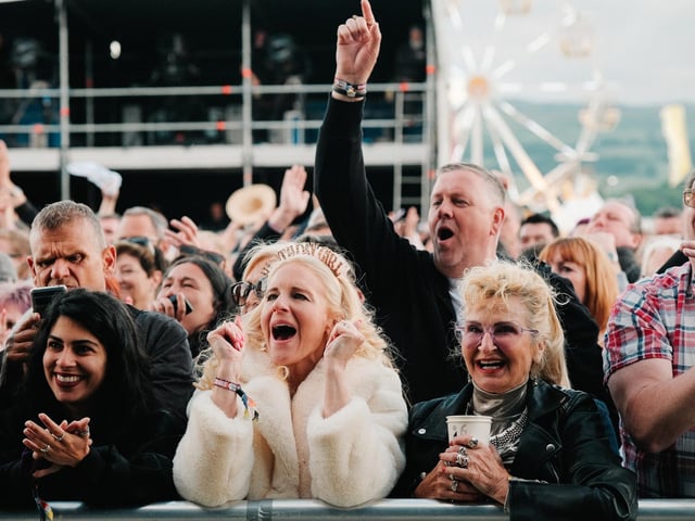 Fans at Summer Sessions