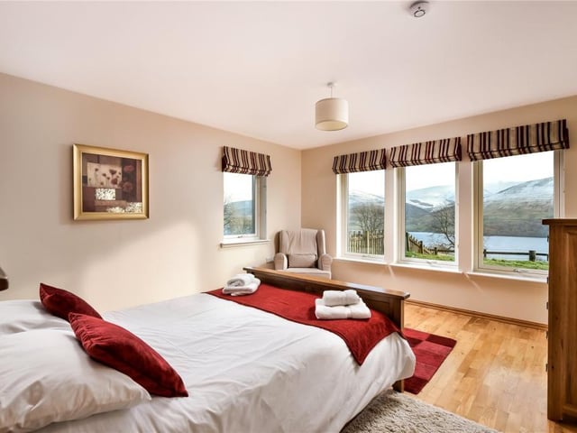 Principal bedroom.