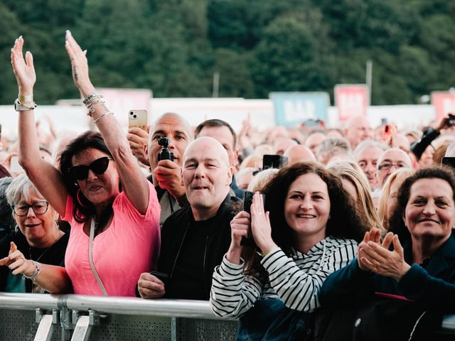 Fans at Summer Sessions