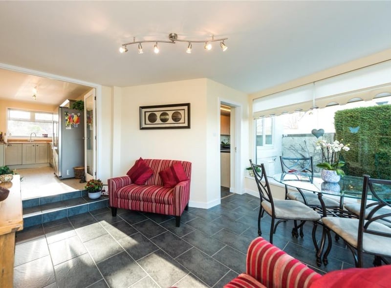 Garden room.