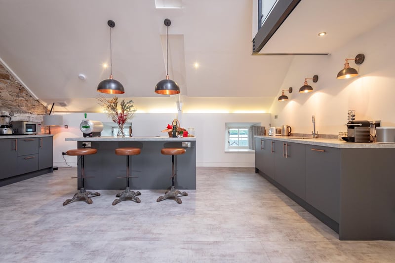 Extensive work space in the kitchen