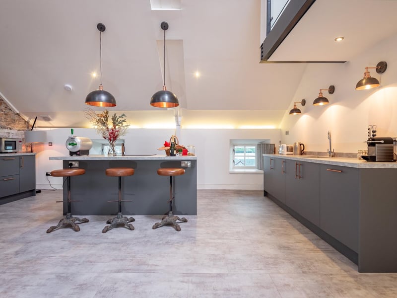 Extensive work space in the kitchen