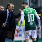 Hibs manager Shaun Maloney speaks with Martin Boyle. (Photo by Ross Parker / SNS Group)