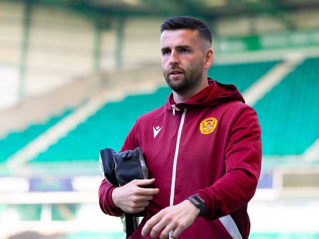 Motherwell's Liam Kelly is leaving Fir Park, the club has confirmed.