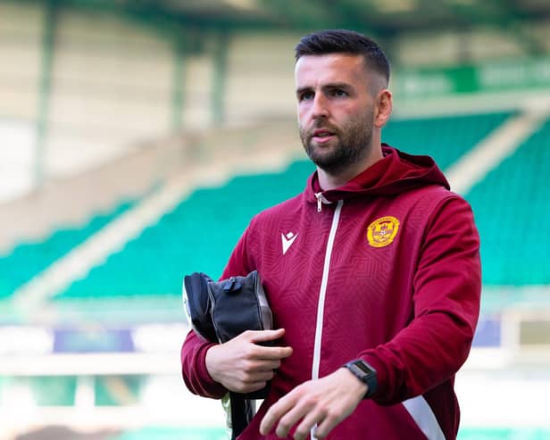 Motherwell's Liam Kelly is leaving Fir Park, the club has confirmed.