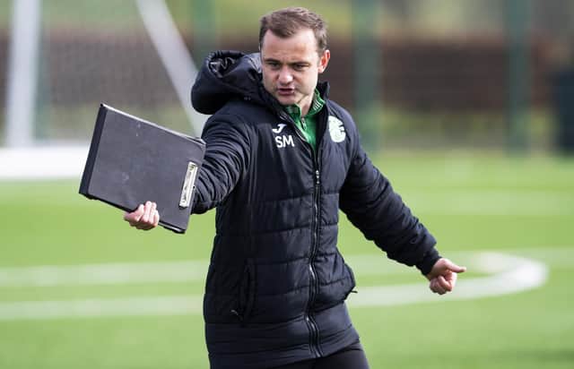 Look, the white sticks - over there. Shaun Maloney searches for a solution to Hibs' shot-shyness