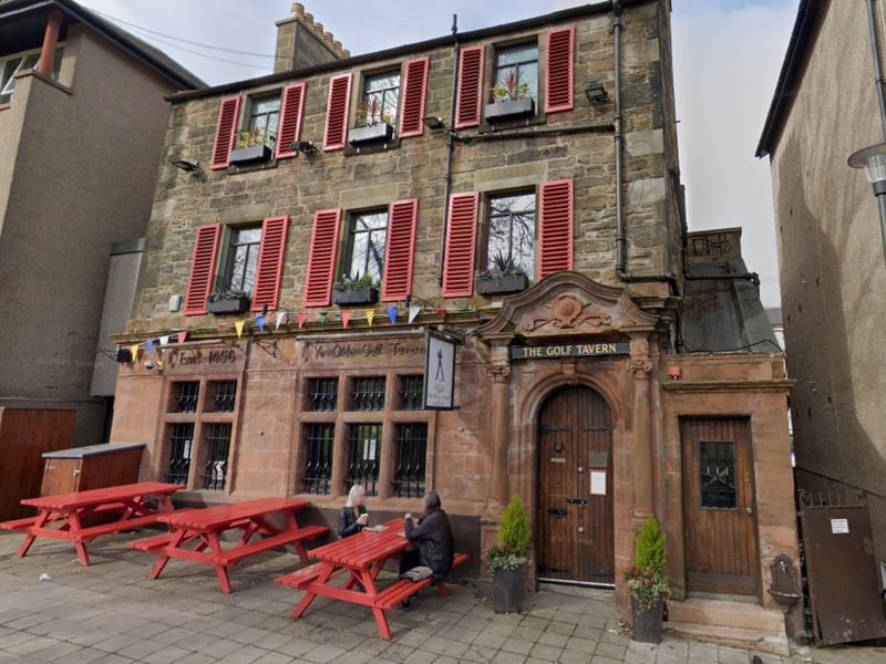 The Golf Tavern in Wright's Houses, Bruntsfield, has been around since 1456. Enjoy the sport with a backdrop of breathtaking views of Arthur's Seat, and quality pub grub.