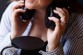 Amanda Hughes small business owner turned podcaster taking the Apple entrepreneurial charts by storm