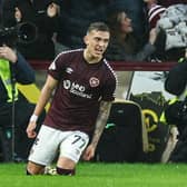 Kenneth Vargas has agreed a five-year contract with Hearts.