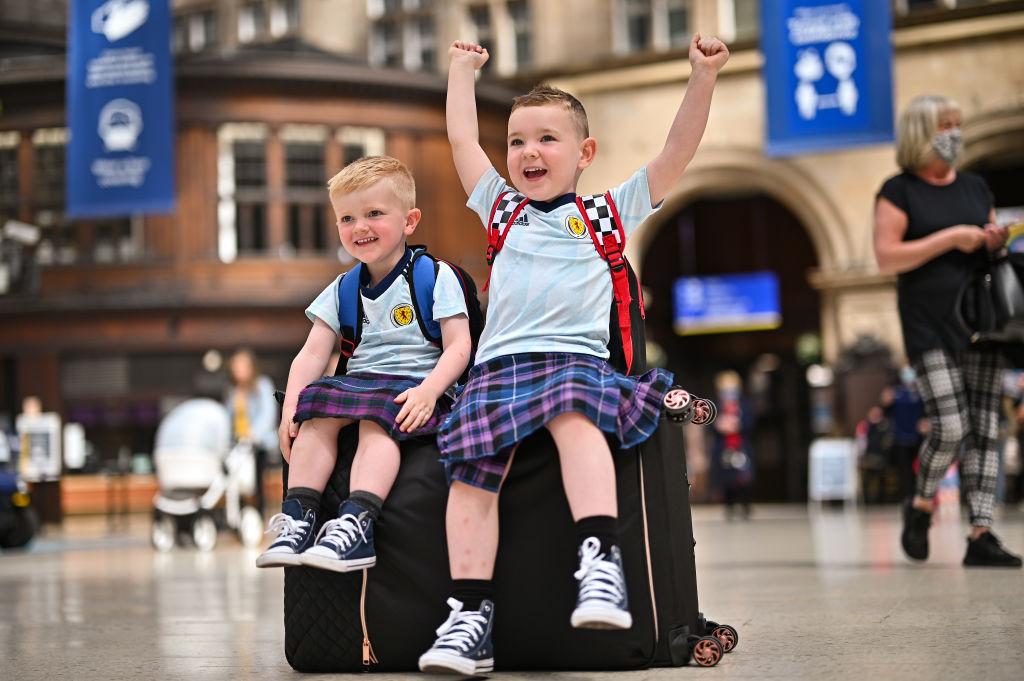 Tartan Army in London: Scottish football fans arrive ahead ...