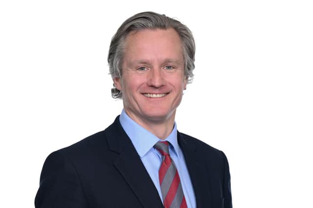 Tom Stocker is an expert in business law