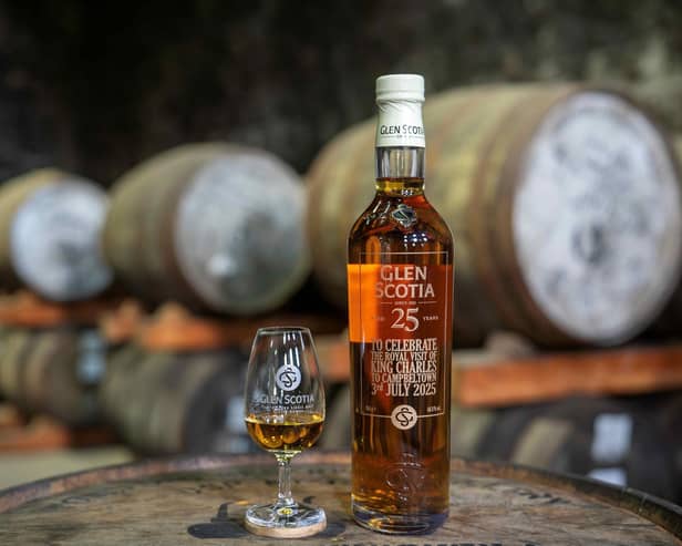 Glen Scotia gifts The King bespoke bottle of its 25 Year Old whisky