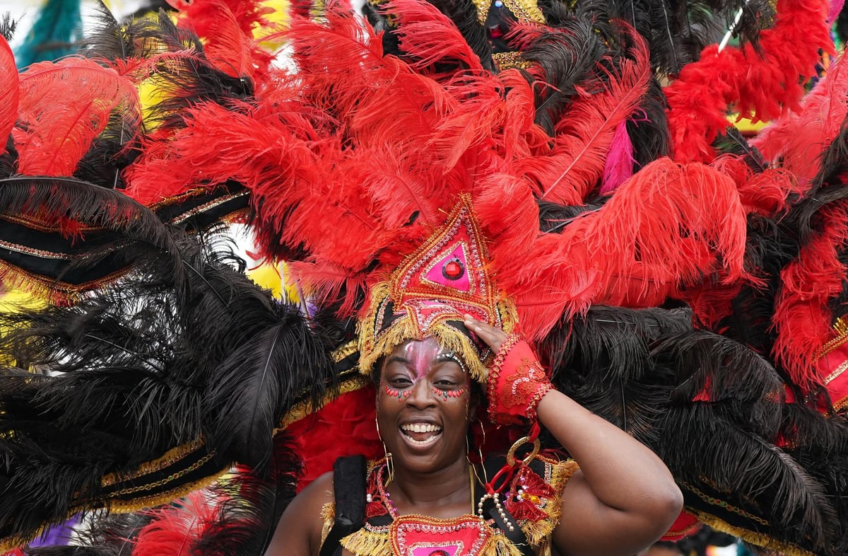 Hundreds of performers enjoy Edinburgh Festival Carnival as Jazz and Blues festival returns