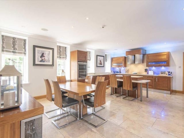 Dining kitchen.