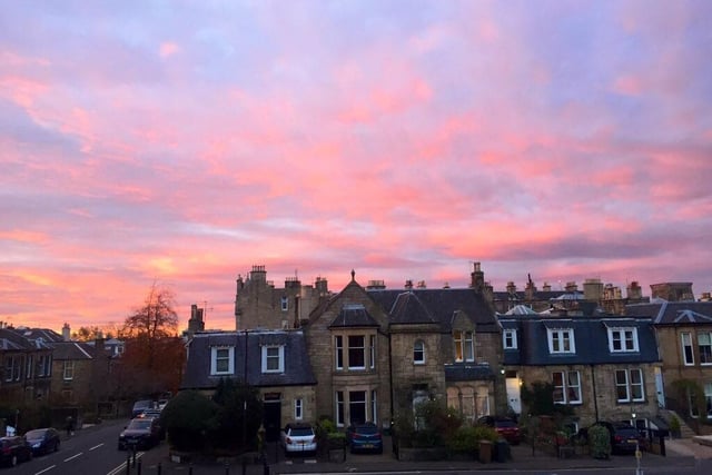 This hazy pink, reminiscent of 90s feminine fashion, with whimsical blue lit up the sky across houses in Edinburgh, expertly captured by Putri (Photo: Putri Viona Sari).