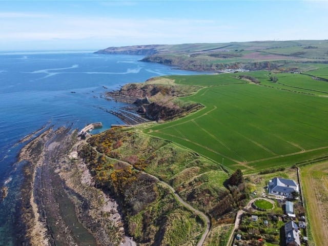 Spectacular coastal setting.