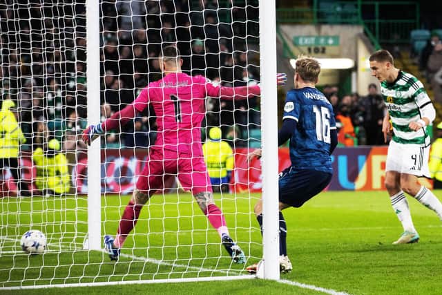 Celtic’s Gustaf Lagerbielke heads home the late winner against Feyenoord. (Photo by Craig Williamson / SNS Group)