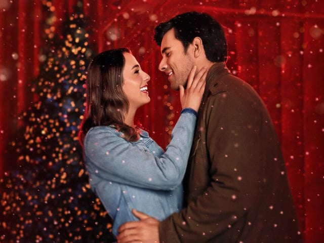 Another of the glut of Netflix festive movies that kept us entertained during the lockdown Christmas of 2020, A Californian Christmas makes up for its lack of originality with no small amount of charm. With his carefree lifestyle on the line, a wealthy charmer poses as a ranch hand to get a hardworking farmer to sell her family’s land before Christmas. Could there be a romantic spark between the odd couple? Yes there could.