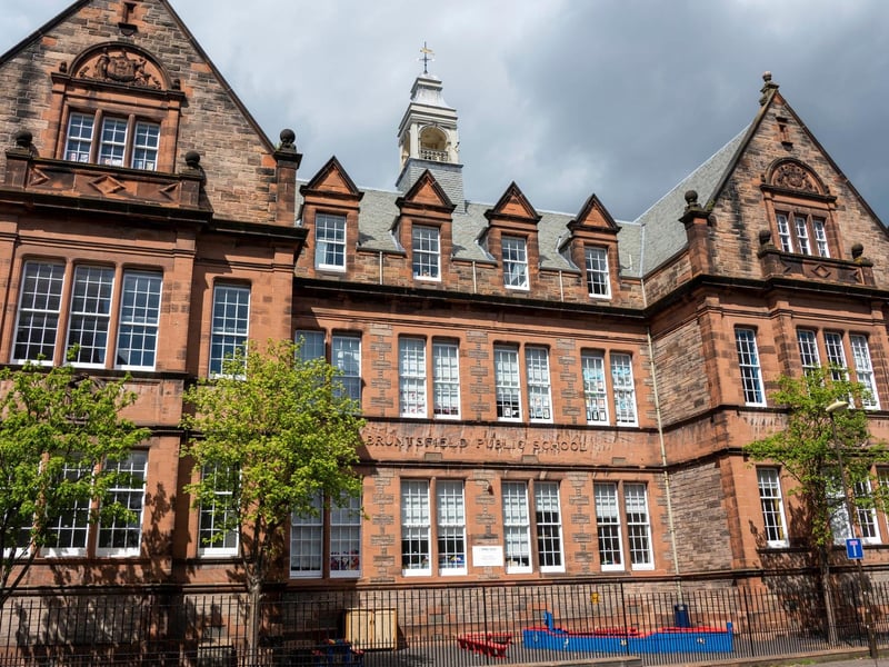 Hewn from attractive red sandstone, Bruntsfield is a handsome primary school dating from the 1890s.