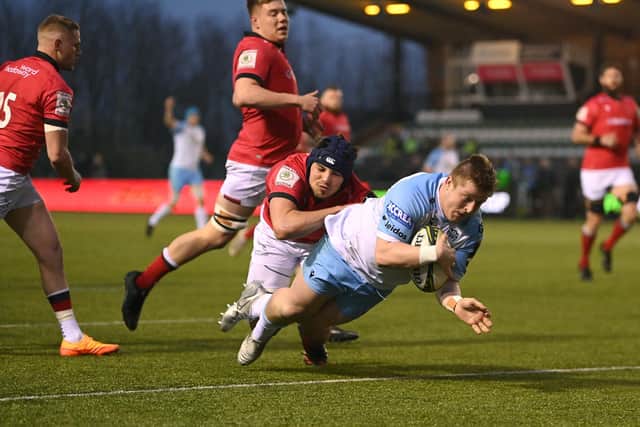Glasgow Warriors hooker Johnny Matthews dives over to score against Newcastle Falcons. (Photo by Stu Forster/Getty Images)