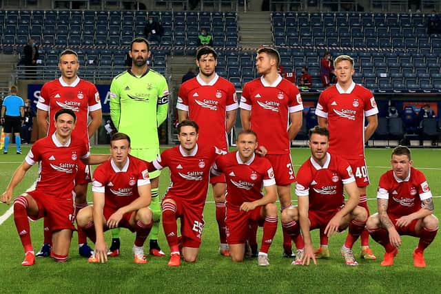 Aberdeen pose for a team photo before the Viking match.