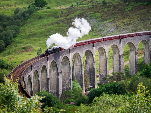 Filming locations of Harry Potter in Scotland include Loch Etive, Glencoe, Corrour, Loch Arkaig, and Glenfinnan Viaduct. Harry Potter fans are often fond of the steam train called "The Jacobite" which offers a sightseeing experience via West Coast Railways.