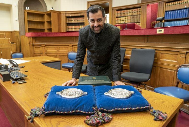 Humza Yousaf with the Great Seal of Scotland after being sworn in as First Minister of Scotland