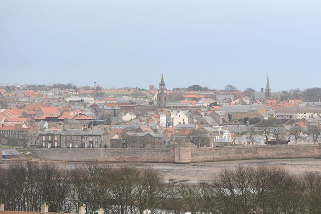 There are numerous winter walks to enjoy around Berwick but one of the best is a circuit of the town's historic ramparts. Guaranteed to blow the cobwebs away! Alternatively, take a stroll by the banks of the River Tweed or head to Spittal Promenade.