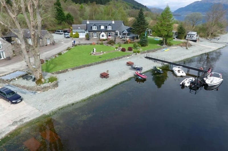 With stunning views over Loch Lomond, Culag Lochside Guesthouse is situated in Luss, just over 20 miles from Glasgow.