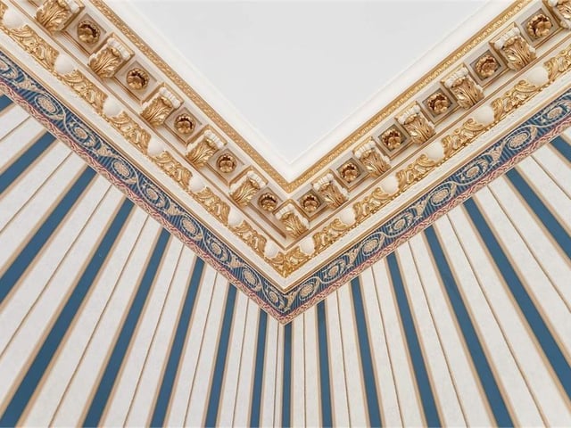 Decorative period cornicing.