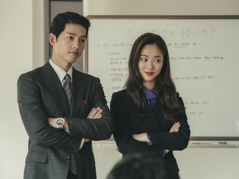 A Korean-Italian mafia lawyer returns home in order to give the mob a taste of its own medicine - and a side order of justice.