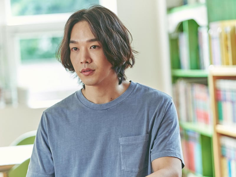 A youngster who is diagnosed with Aspergers and his uncle work as trauma cleaners who clear out the possessions of dead people. The series follows the stories they find in the possessions left behind. It is said the series is inspired by an essay titled 'Things Left Behind' by Kim Sae-byul.