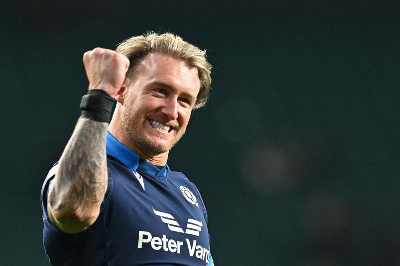 Was frustrated to be taken off early but played his part in a historic win. One excellent break in second half should have yielded a try but his pass to Steyn went awry - 7.