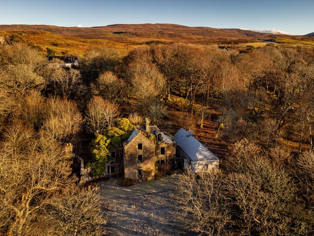 “The bones of this property, along with its outstanding historical legacy and breath-taking location, will capture the imagination of buyers from home and abroad."