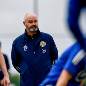 Head coach Steve Clarke oversees a Scotland training session at La Finca Resort in Alicante, Spain (Photo by Jose Breton / SNS Group)