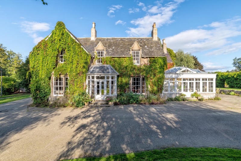 What is it? Attractively proportioned six-bedroom country house with coach house that features contemporary upgrades and is beautifully set in private woodlands.