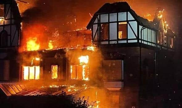 The blaze ripped through Lundin Links Hotel last night (Pic: Fife Jammer)