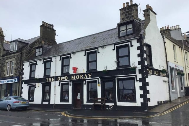 £269,950
Agent - Hilton Smythe Business Sales
Popular and long-standing public house in lovely harbourside location including beautifully presented 4-bedroom owners’ accommodation.